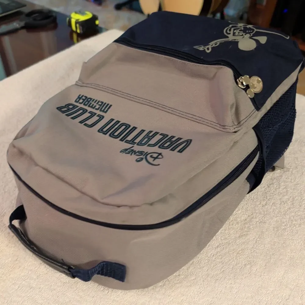Disney Vacation Club Member Backpack Gray Blue Mickey Mouse Zipper Pockets